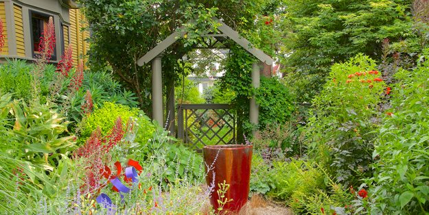 Tall Burnt Sienna Vessel
Garden Design
Calimesa, CA